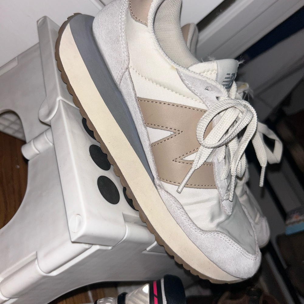 New Balance 237 sneakers